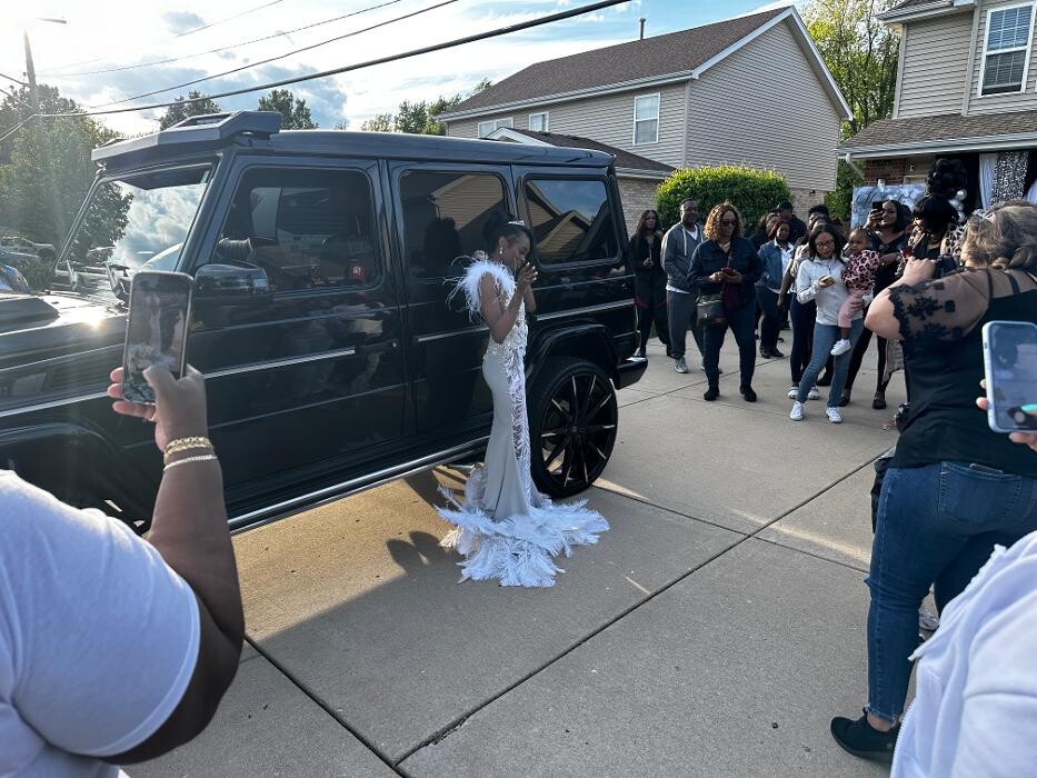 Images Royal Limo Services - Chicago Ohare Executive Limo Service -Chauffeur Services