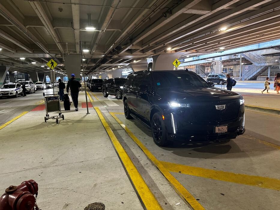 Images Royal Limo Services - Chicago Ohare Executive Limo Service -Chauffeur Services