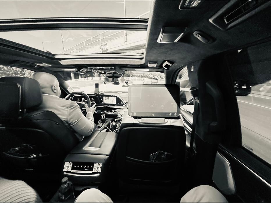 Images Royal Limo Services - Chicago Ohare Executive Limo Service -Chauffeur Services