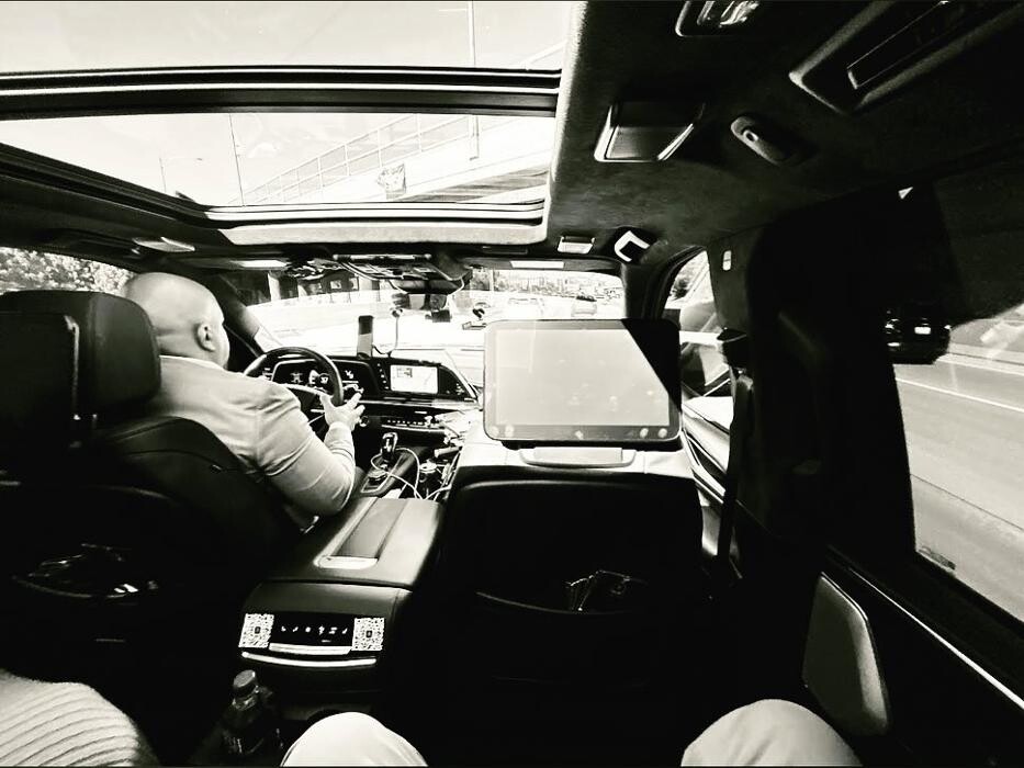Images Royal Limo Services - Chicago Ohare Executive Limo Service -Chauffeur Services