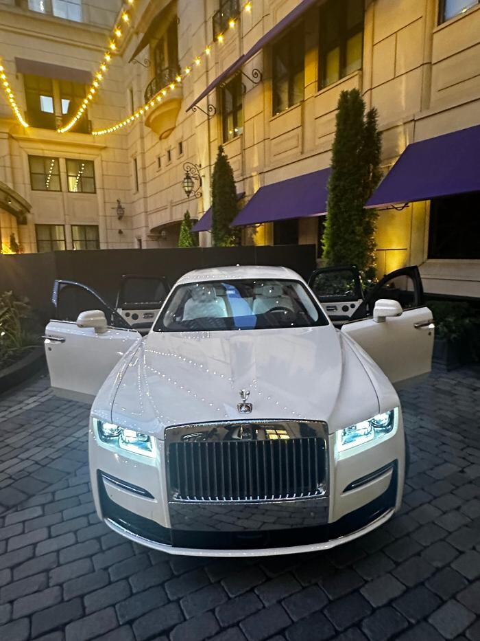 Images Royal Limo Services - Chicago Ohare Executive Limo Service -Chauffeur Services