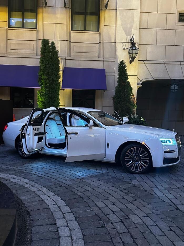 Images Royal Limo Services - Chicago Ohare Executive Limo Service -Chauffeur Services