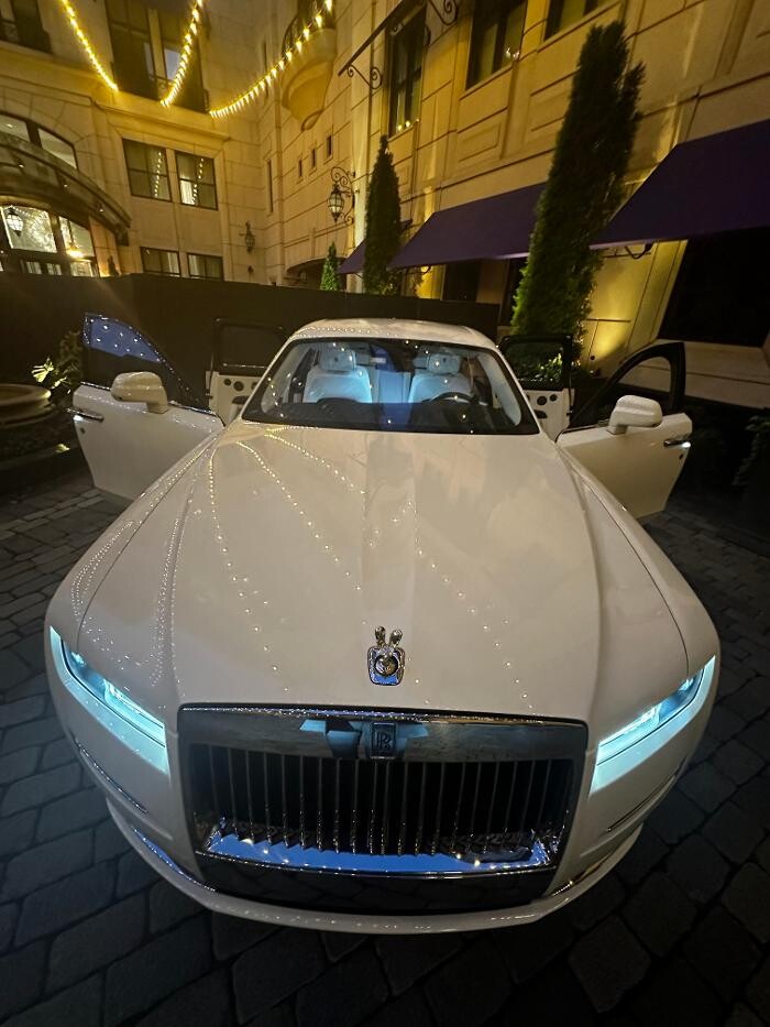 Images Royal Limo Services - Chicago Ohare Executive Limo Service -Chauffeur Services