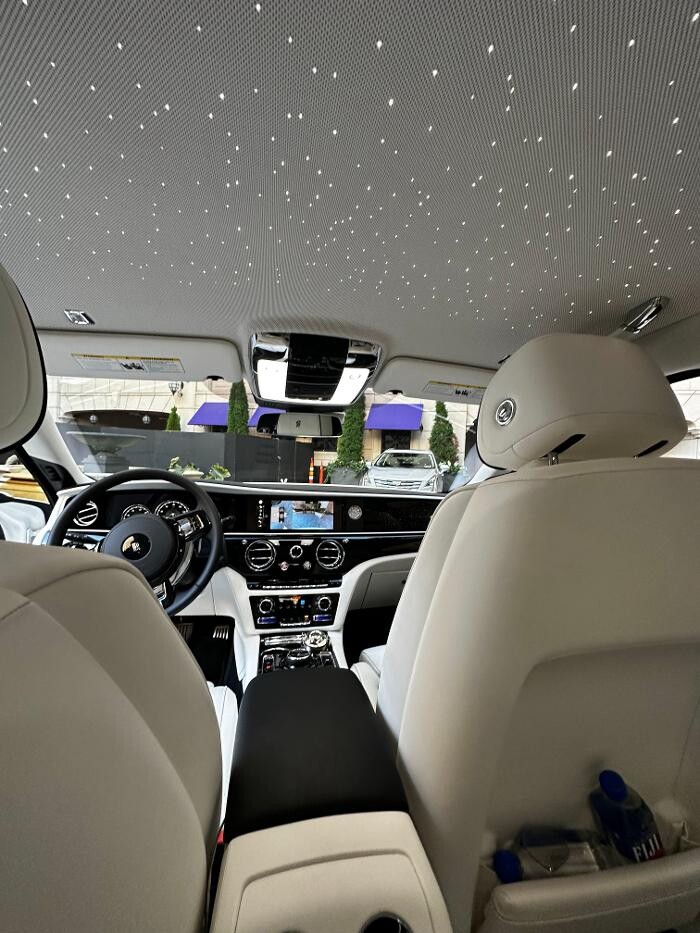 Images Royal Limo Services - Chicago Ohare Executive Limo Service -Chauffeur Services