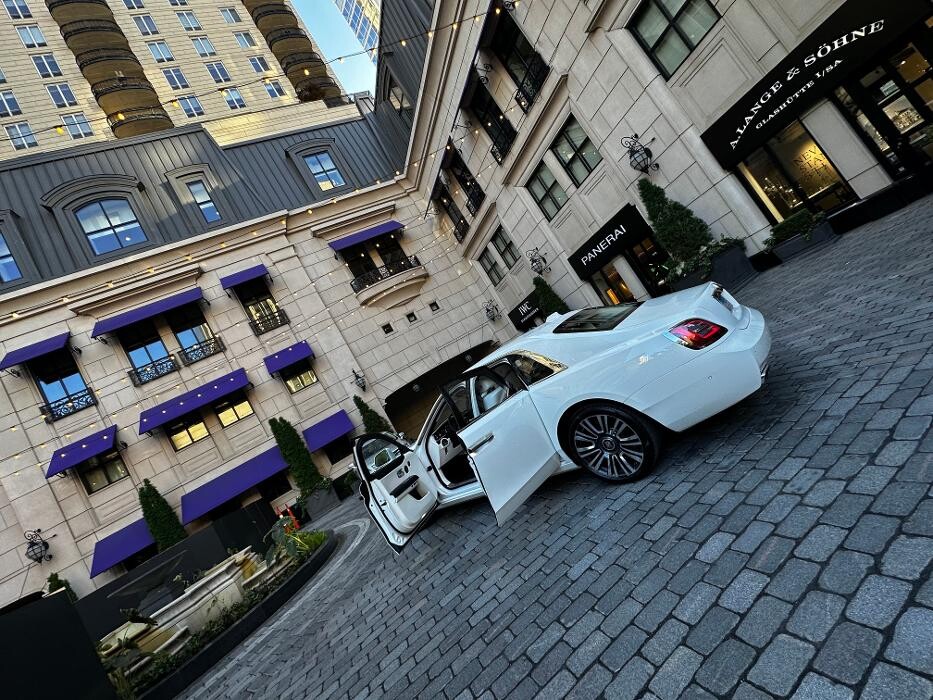 Images Royal Limo Services - Chicago Ohare Executive Limo Service -Chauffeur Services