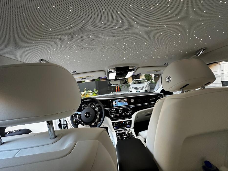 Images Royal Limo Services - Chicago Ohare Executive Limo Service -Chauffeur Services