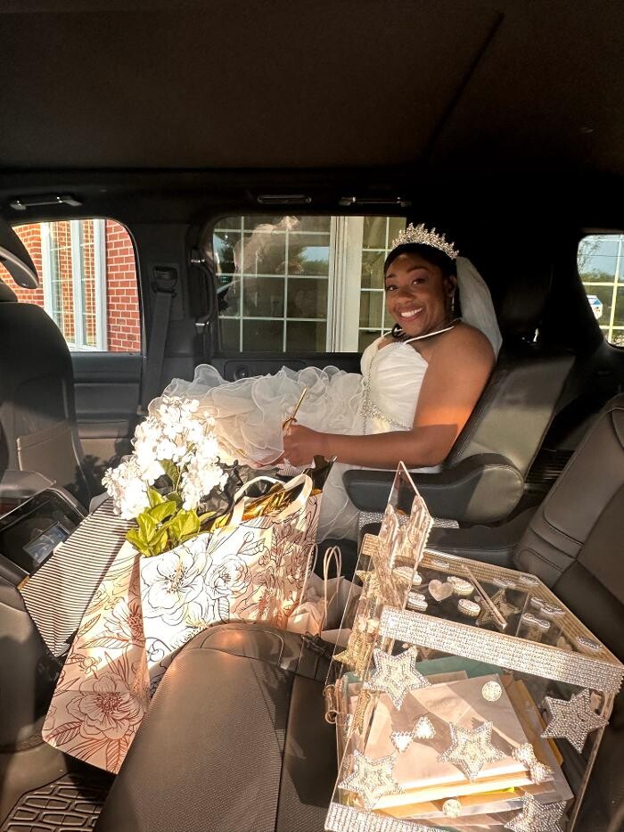 Images Royal Limo Services - Chicago Ohare Executive Limo Service -Chauffeur Services