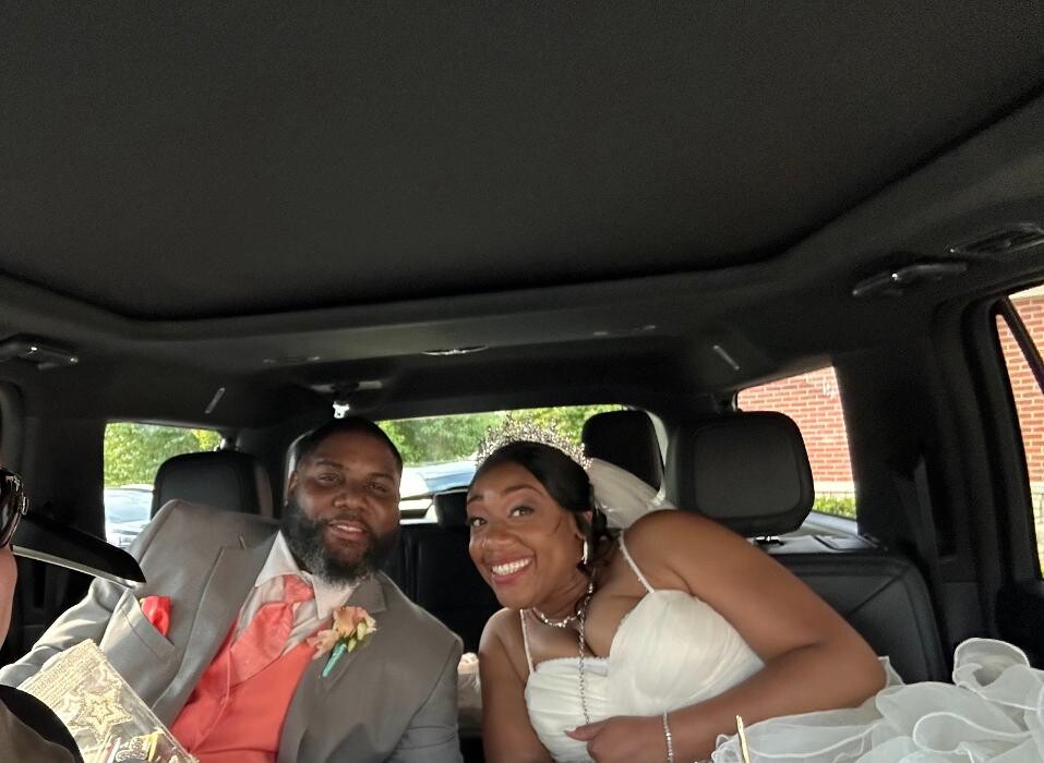 Images Royal Limo Services - Chicago Ohare Executive Limo Service -Chauffeur Services