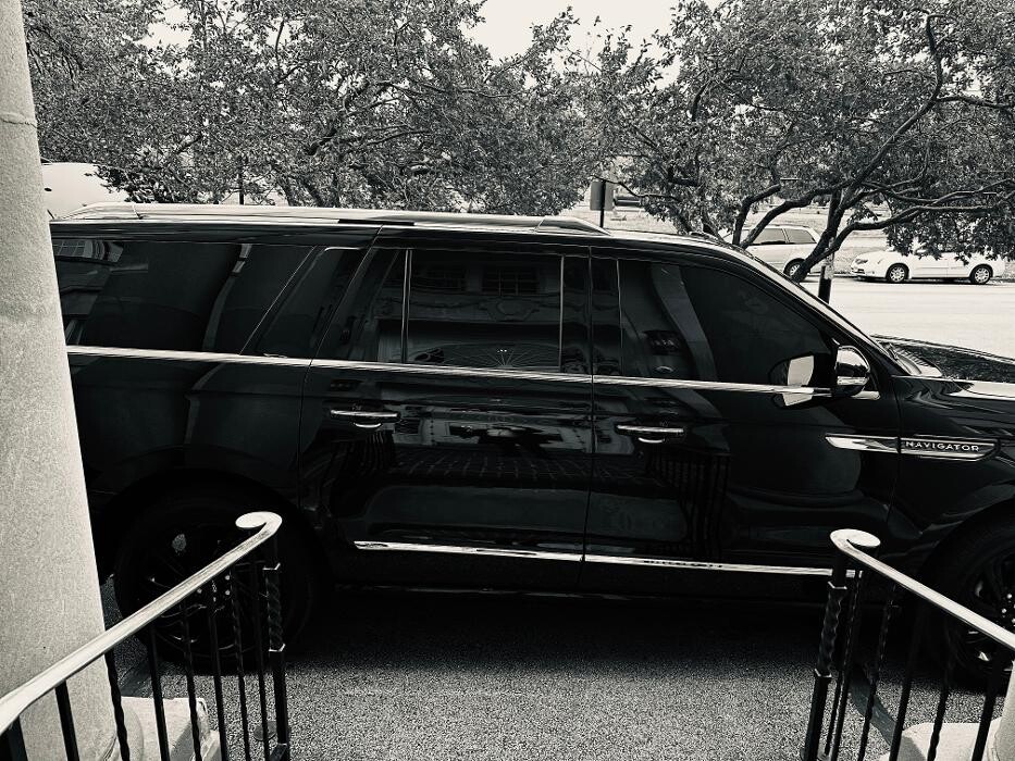 Images Royal Limo Services - Chicago Ohare Executive Limo Service -Chauffeur Services