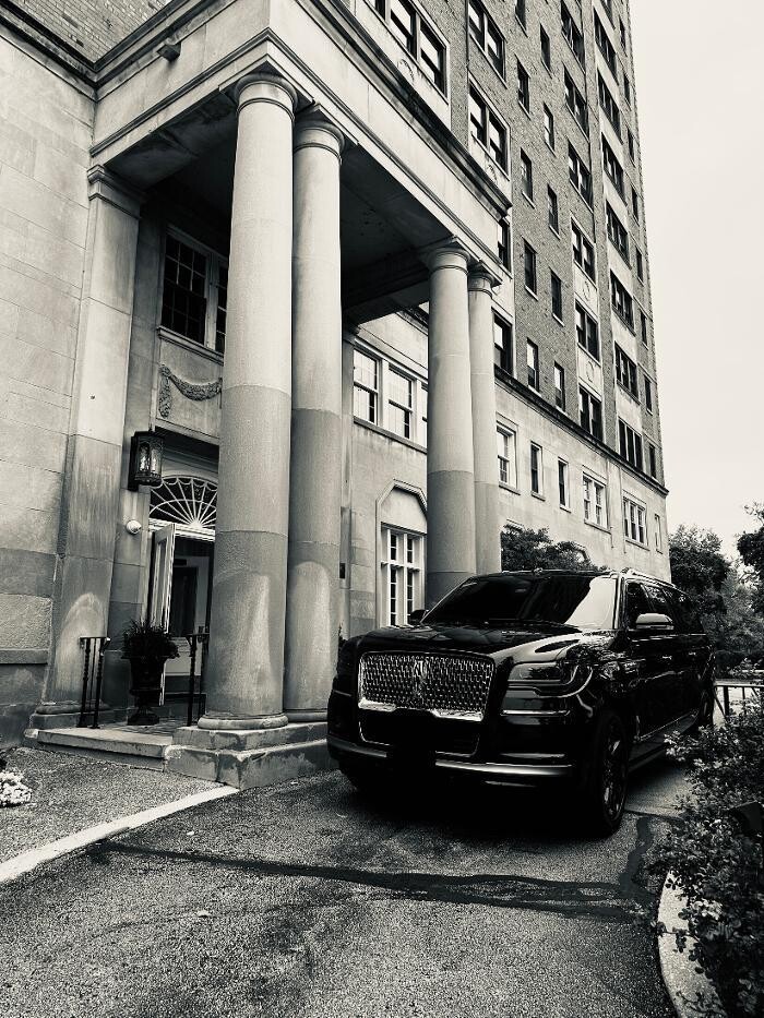 Images Royal Limo Services - Chicago Ohare Executive Limo Service -Chauffeur Services