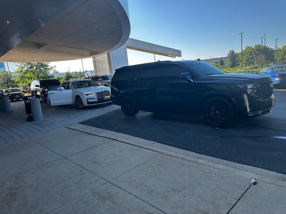 Images Royal Limo Services - Chicago Ohare Executive Limo Service -Chauffeur Services