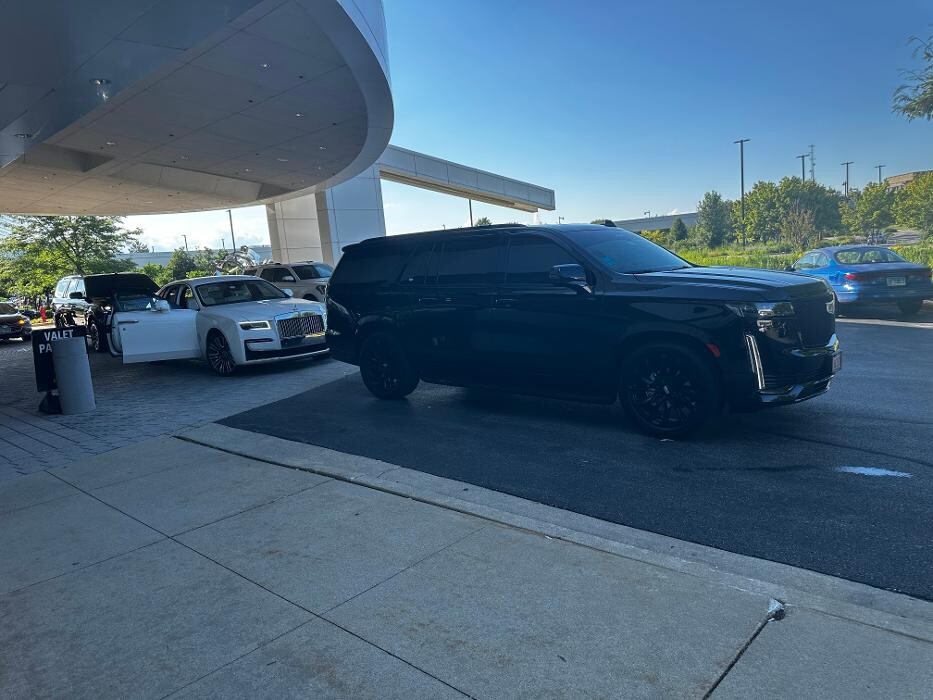 Images Royal Limo Services - Chicago Ohare Executive Limo Service -Chauffeur Services
