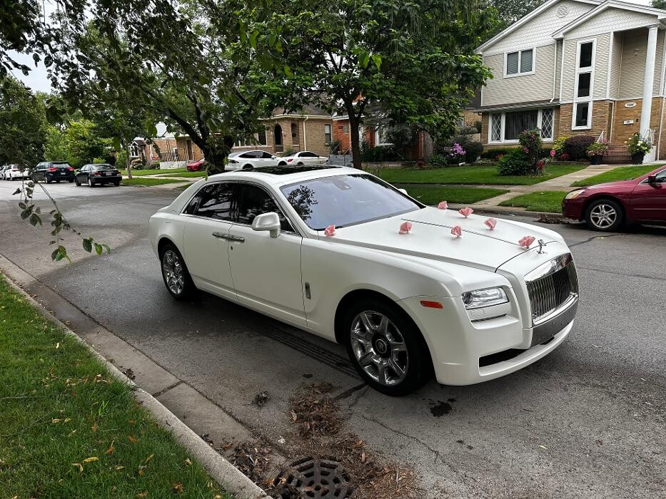 Images Royal Limo Services - Chicago Ohare Executive Limo Service -Chauffeur Services