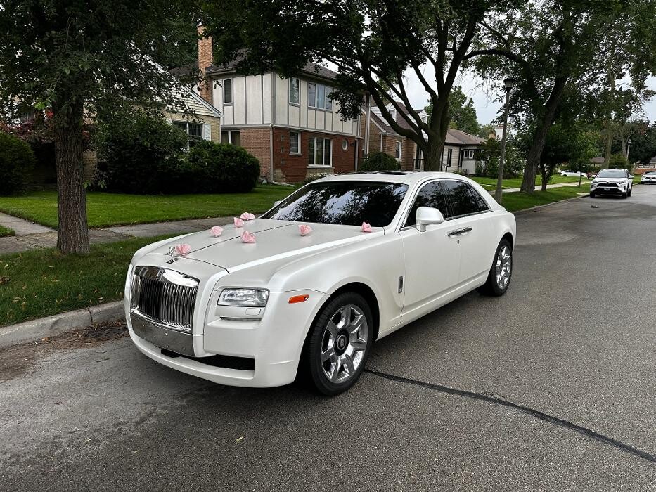 Images Royal Limo Services - Chicago Ohare Executive Limo Service -Chauffeur Services