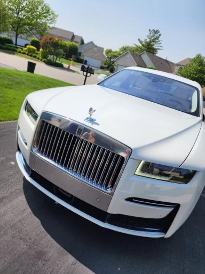 Images Royal Limo Services - Chicago Ohare Executive Limo Service -Chauffeur Services