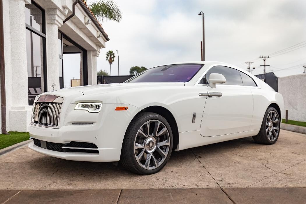 Images Royal Limo Services - Chicago Ohare Executive Limo Service -Chauffeur Services