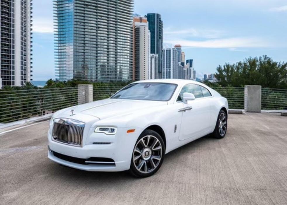Images Royal Limo Services - Chicago Ohare Executive Limo Service -Chauffeur Services
