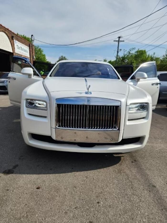 Images Royal Limo Services - Chicago Ohare Executive Limo Service -Chauffeur Services