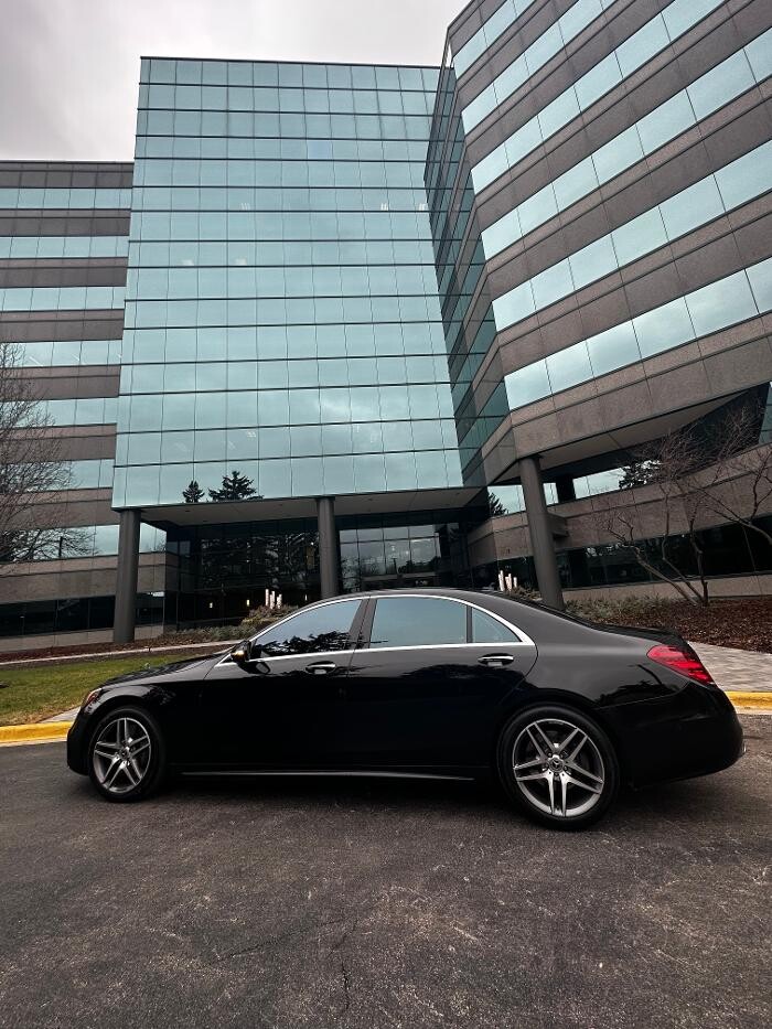 Images Royal Limo Services - Chicago Ohare Executive Limo Service -Chauffeur Services