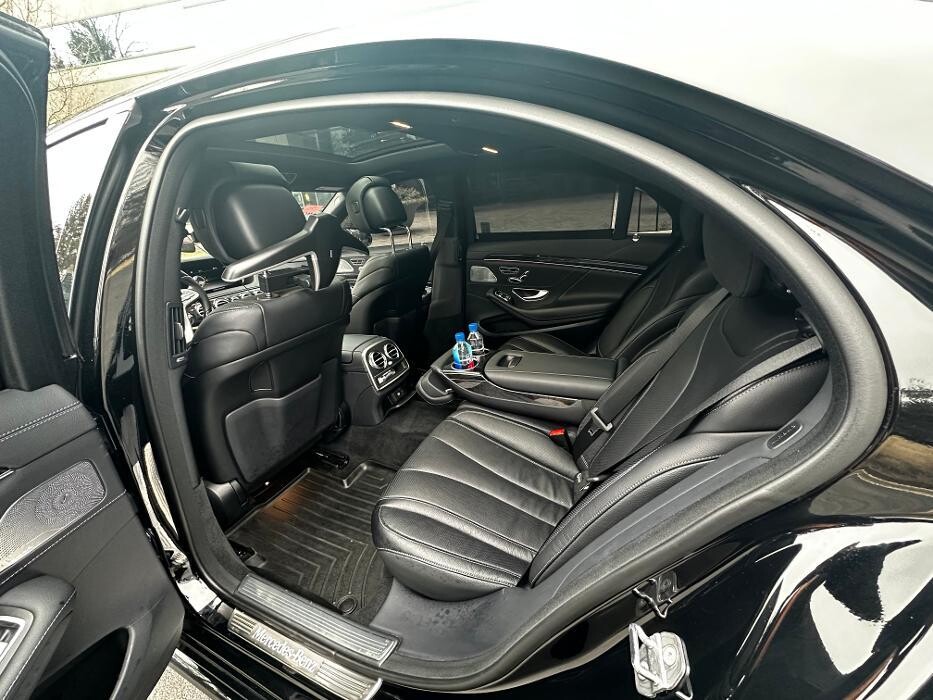 Images Royal Limo Services - Chicago Ohare Executive Limo Service -Chauffeur Services