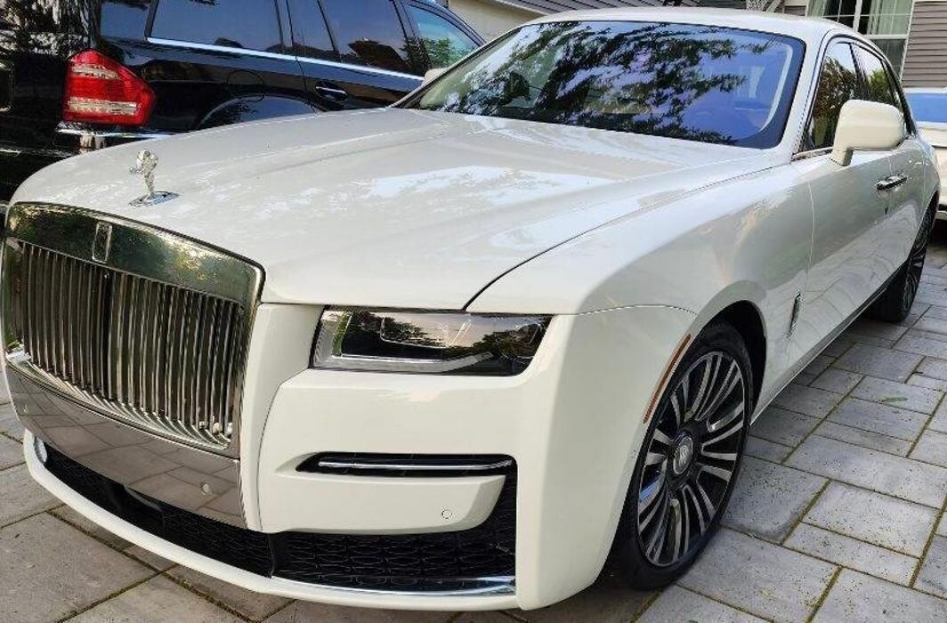 Images Royal Limo Services - Chicago Ohare Executive Limo Service -Chauffeur Services