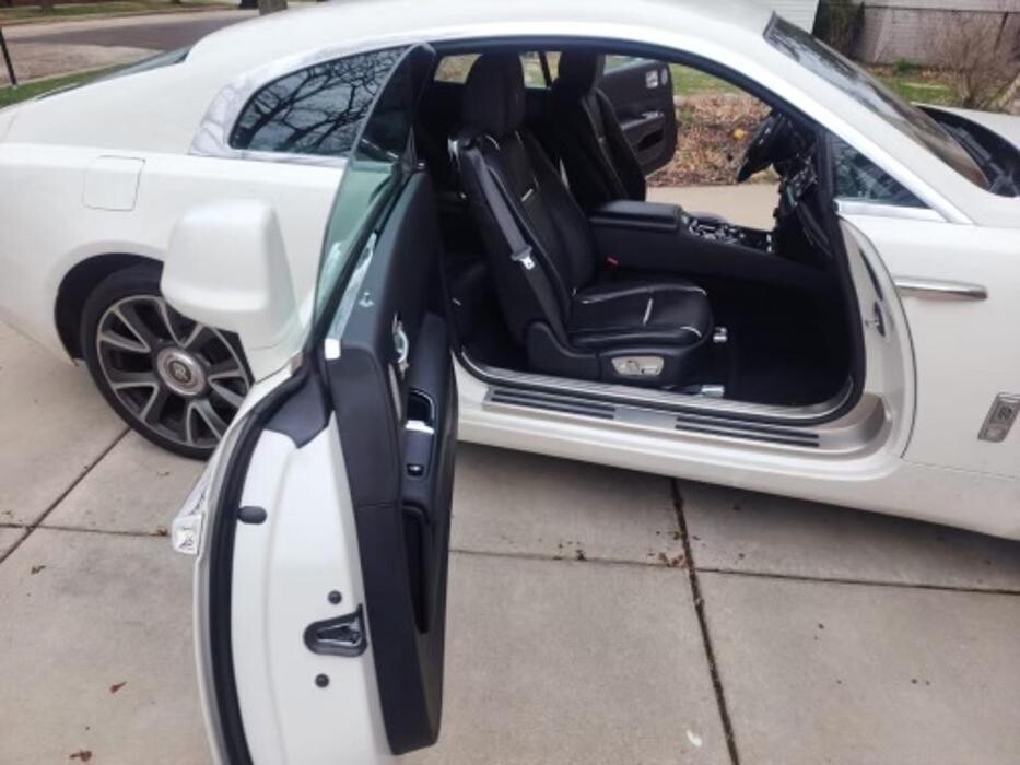 Images Royal Limo Services - Chicago Ohare Executive Limo Service -Chauffeur Services