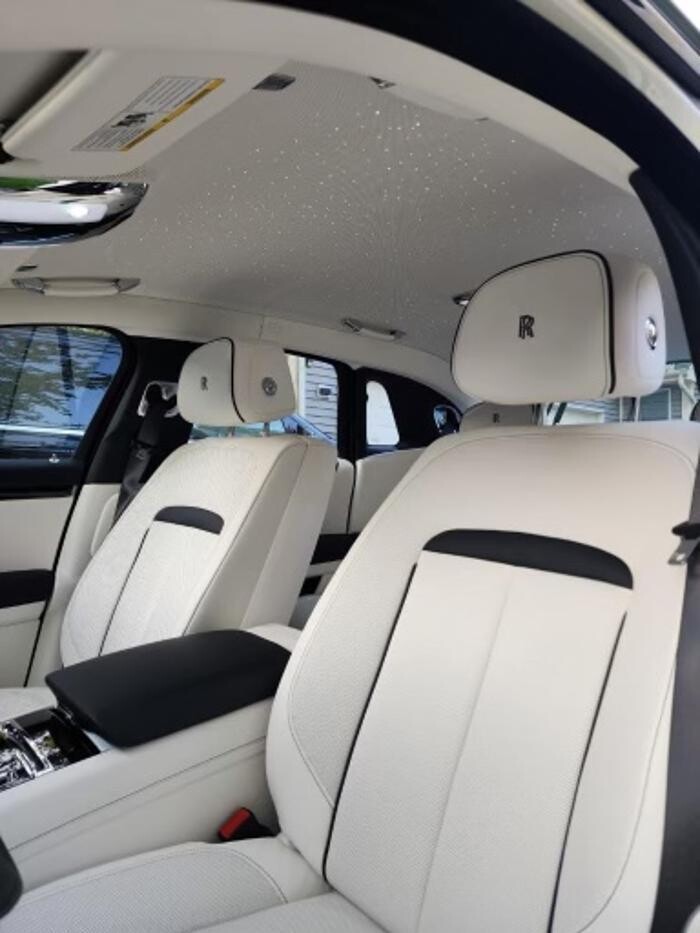 Images Royal Limo Services - Chicago Ohare Executive Limo Service -Chauffeur Services