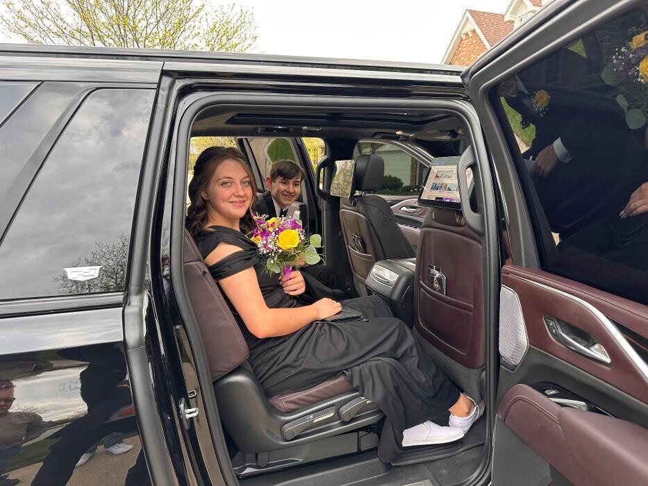 Images Royal Limo Services - Chicago Ohare Executive Limo Service -Chauffeur Services