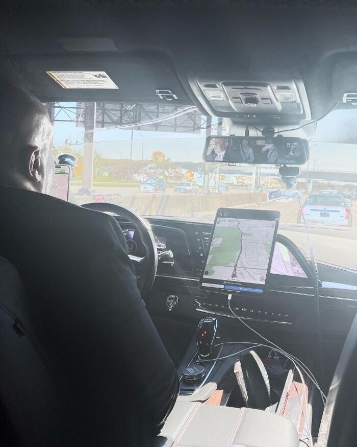 Images Royal Limo Services - Chicago Ohare Executive Limo Service -Chauffeur Services