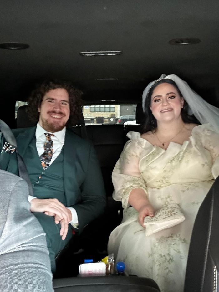 Images Royal Limo Services - Chicago Ohare Executive Limo Service -Chauffeur Services