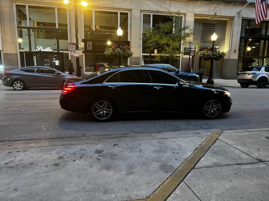 Images Royal Limo Services - Chicago Ohare Executive Limo Service -Chauffeur Services
