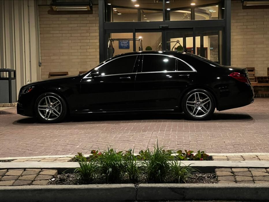 Images Royal Limo Services - Chicago Ohare Executive Limo Service -Chauffeur Services