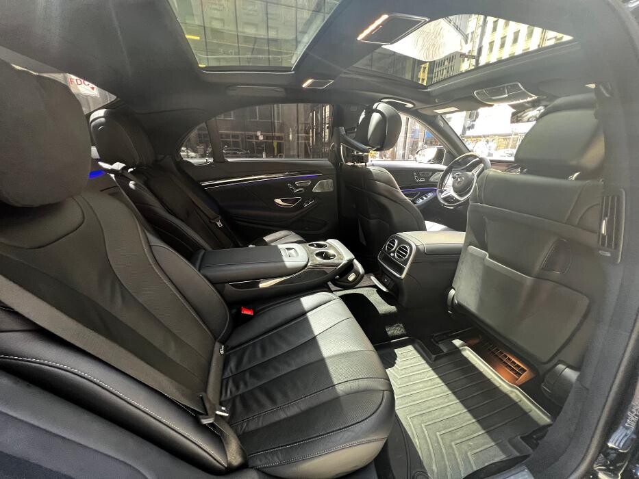 Images Royal Limo Services - Chicago Ohare Executive Limo Service -Chauffeur Services