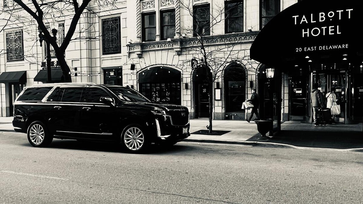 Images Royal Limo Services - Chicago Ohare Executive Limo Service -Chauffeur Services