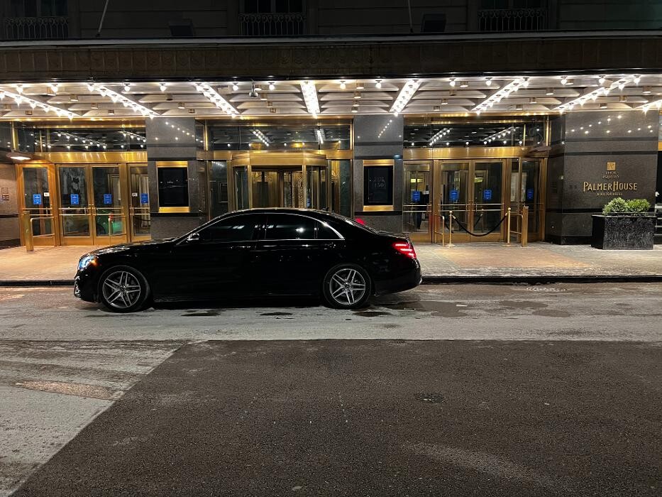 Images Royal Limo Services - Chicago Ohare Executive Limo Service -Chauffeur Services