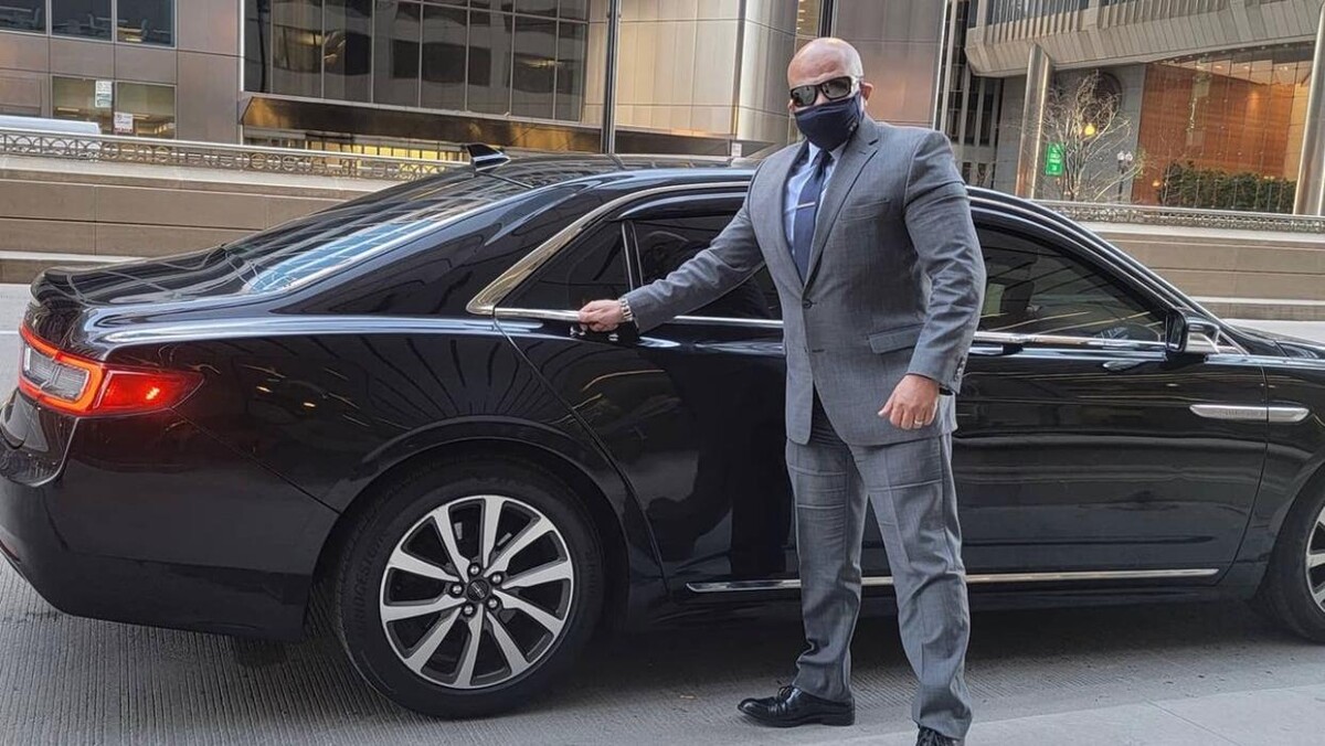 Images Royal Limo Services - Chicago Ohare Executive Limo Service -Chauffeur Services