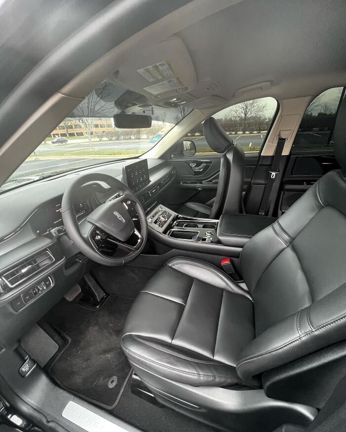 Images Royal Limo Services - Chicago Ohare Executive Limo Service -Chauffeur Services