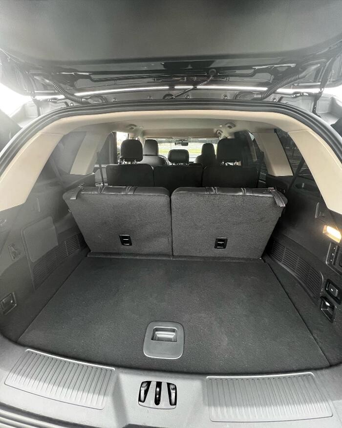 Images Royal Limo Services - Chicago Ohare Executive Limo Service -Chauffeur Services