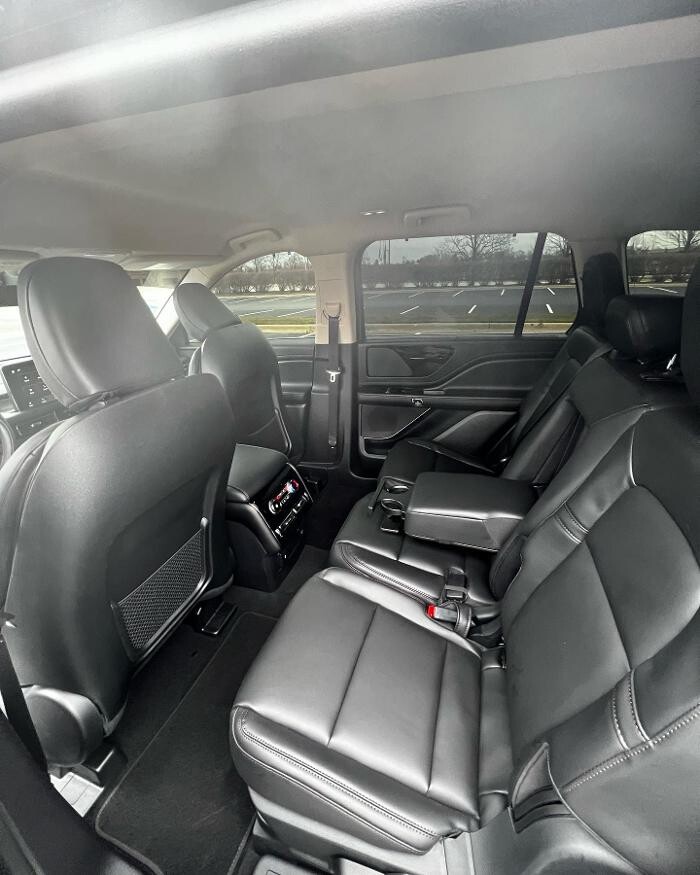 Images Royal Limo Services - Chicago Ohare Executive Limo Service -Chauffeur Services