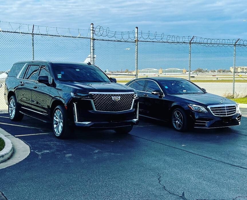 Images Royal Limo Services - Chicago Ohare Executive Limo Service -Chauffeur Services