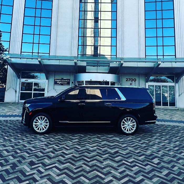 Images Royal Limo Services - Chicago Ohare Executive Limo Service -Chauffeur Services