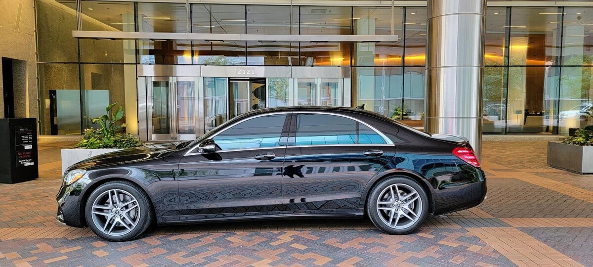 Images Royal Limo Services - Chicago Ohare Executive Limo Service -Chauffeur Services