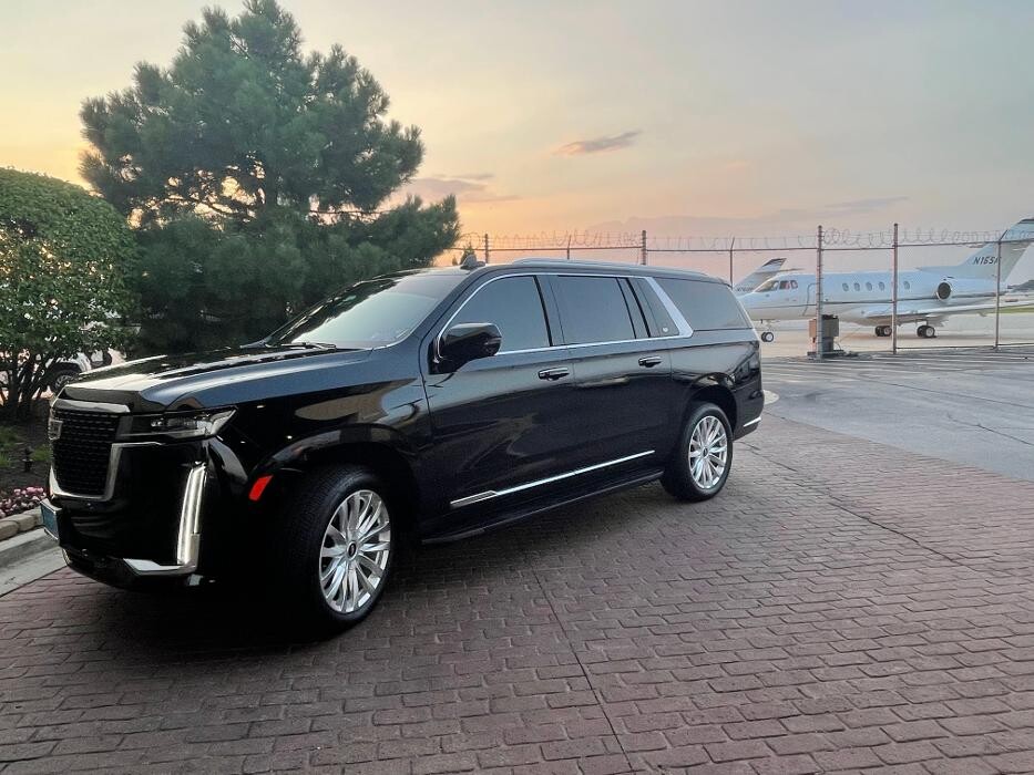 Images Royal Limo Services - Chicago Ohare Executive Limo Service -Chauffeur Services