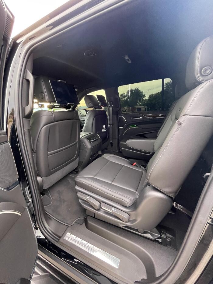 Images Royal Limo Services - Chicago Ohare Executive Limo Service -Chauffeur Services