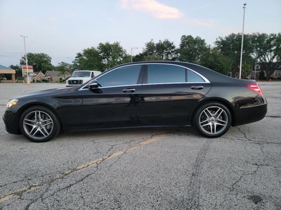 Images Royal Limo Services - Chicago Ohare Executive Limo Service -Chauffeur Services