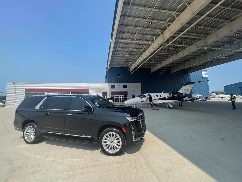 Images Royal Limo Services - Chicago Ohare Executive Limo Service -Chauffeur Services