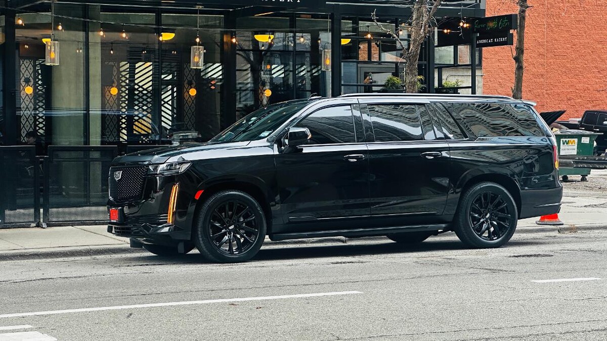 Images Royal Limo Services - Chicago Ohare Executive Limo Service -Chauffeur Services