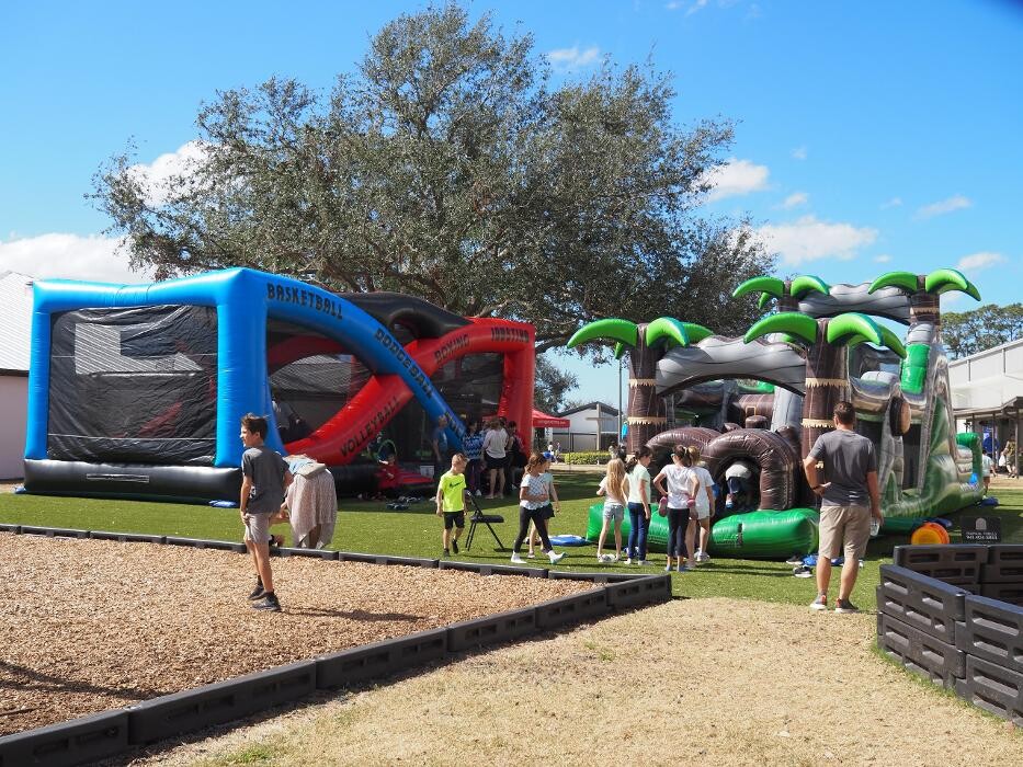 Images Tropical Thrills Inflatables of Sarasota