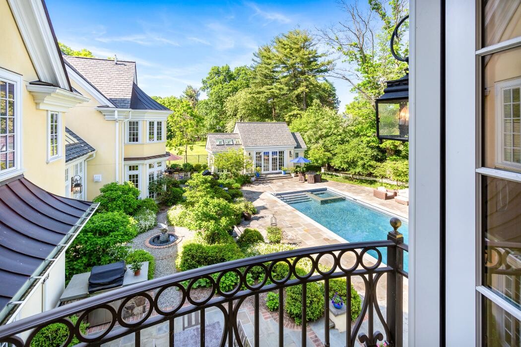 Images Kathryn Ward Grabowy, Realtor