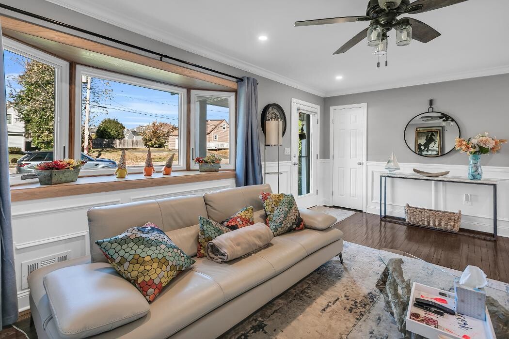 Images Kathryn Ward Grabowy, Realtor